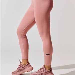 Reebok x Victoria Beckham L